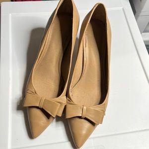 Ann Taylor Bow Pumps Size 9